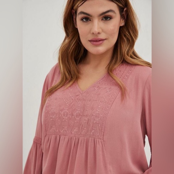 Torrid Crinkle Gauze Embroidered Top pink long sleeve tunic size 1XL - Picture 6 of 13